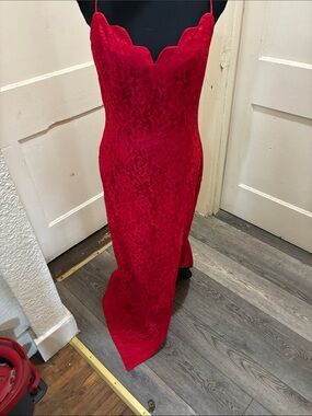 Red Lace Scallop-Edge Maxi Dress with Spaghetti Straps